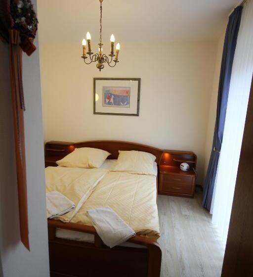 标准单人间, Cafe Schneidewind