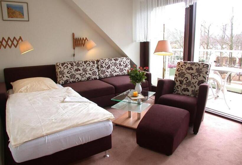 标准单人间, Cafe Schneidewind