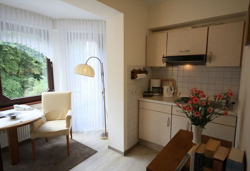 单人基本间, Cafe Schneidewind