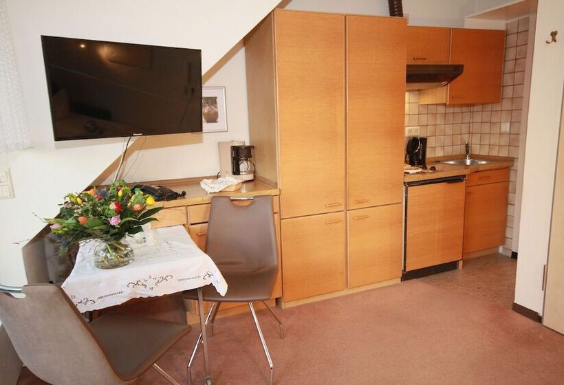 单人基本间, Cafe Schneidewind