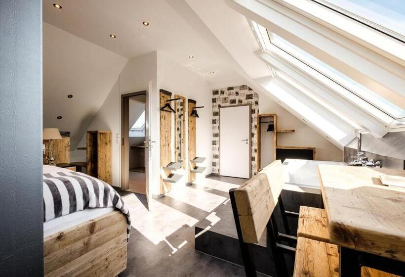 Полулюкс Вид на Море, Das 53°