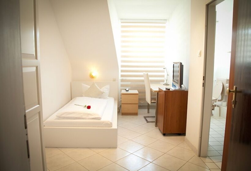 غرفة قياسية فردية, Engelbert