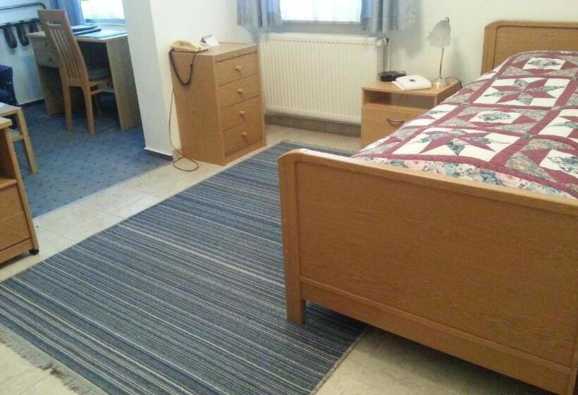 带阳台的标准单人间, Garni La Mer