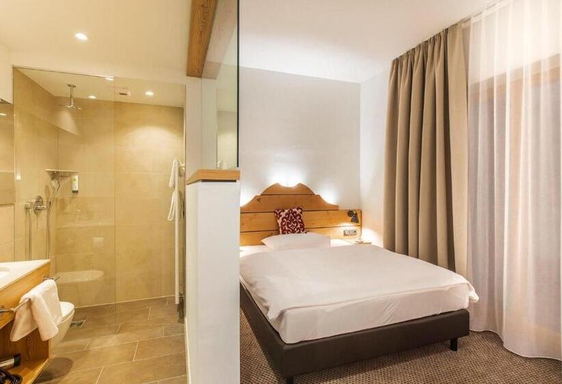 싱글 디럭스 룸, Helds Vital