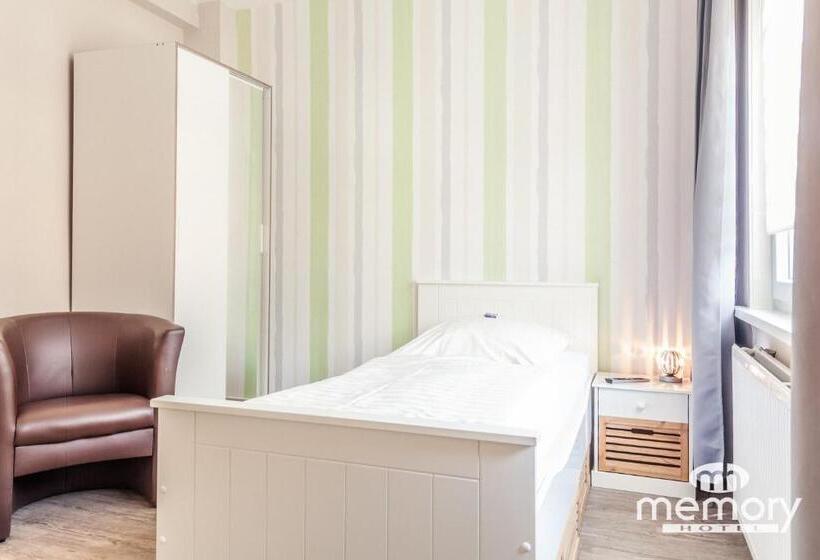 חדר סטנדרט יחיד, Memory