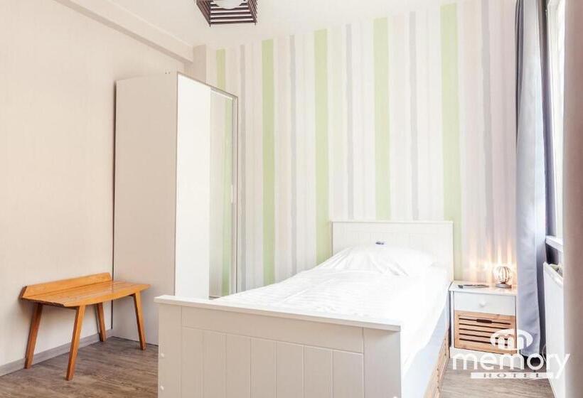 חדר סטנדרט יחיד, Memory