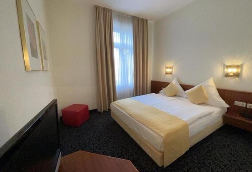 Номер Стандарт Двуспальная Кровать, Stadt