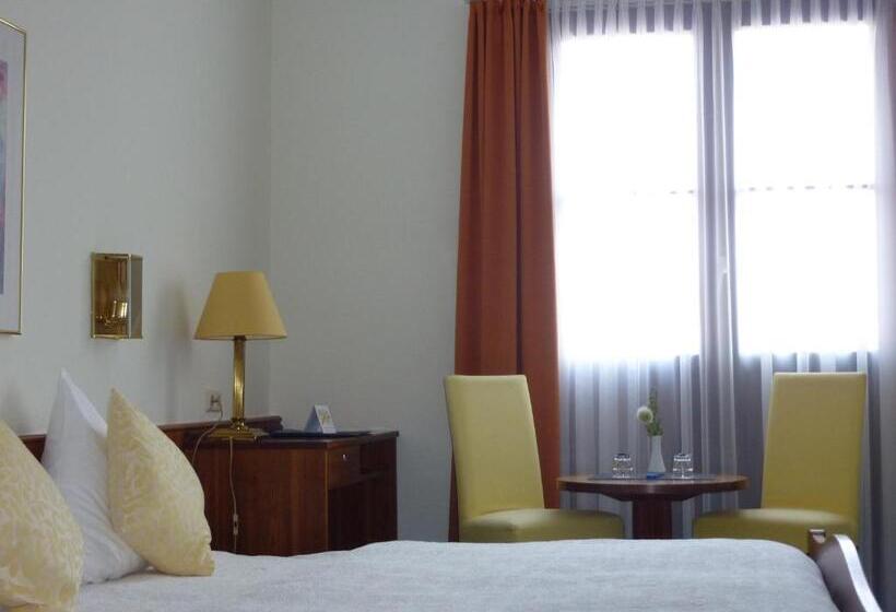 Номер Стандарт, Stadt