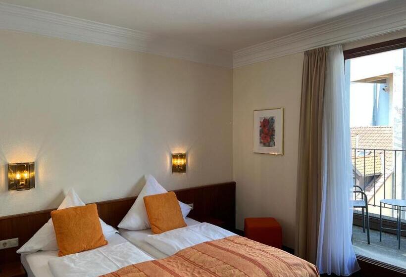 Номер Стандарт, Stadt