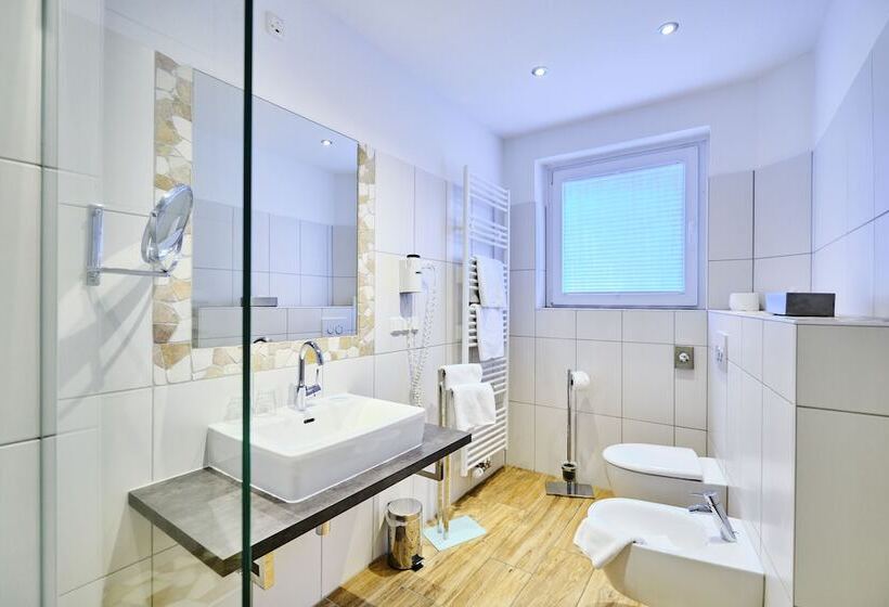 标准间, Tannenhof