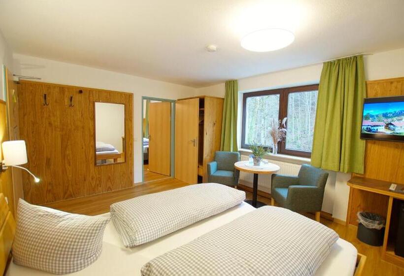 スタンダード４人部屋, Waldmann