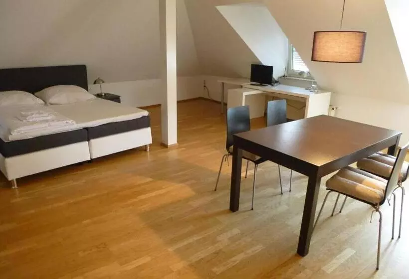 Economy-huone, Zum Lowen