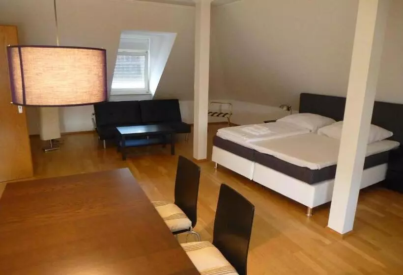Economy-huone, Zum Lowen