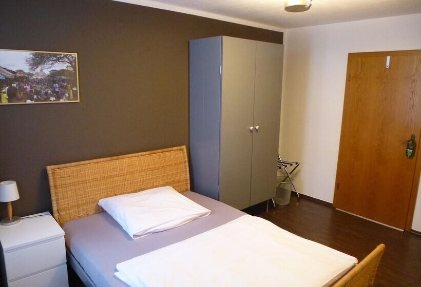 غرفة قياسية فردية, Zum Lowen