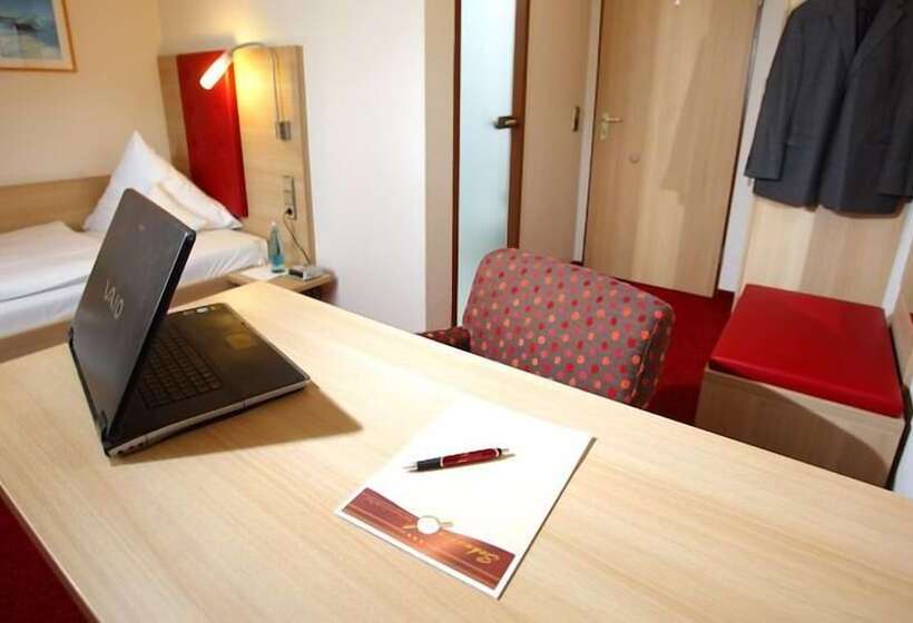 Quarto Estandar Individual, Schwanen