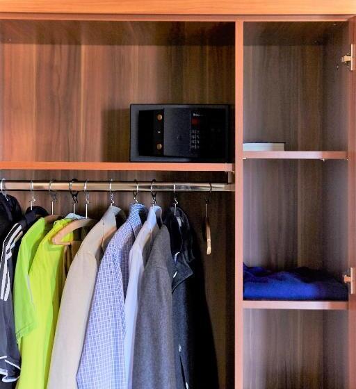 컴포트 룸, Restaurant Erber