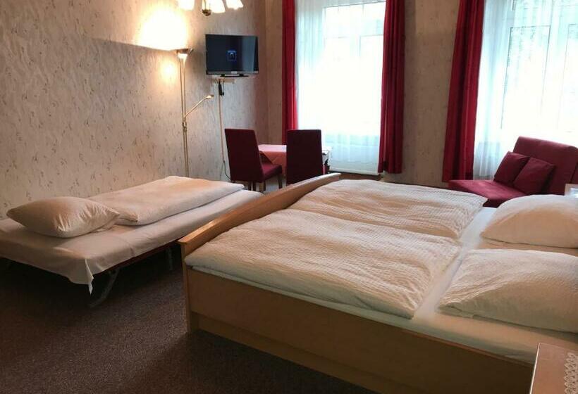 חדר סטנדרט לשלושה, Rheinhotel Starkenburger Hof