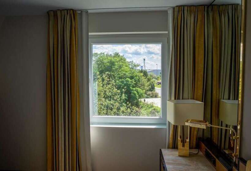 可观山景的小型套房, Berghotel Johanneshöhe