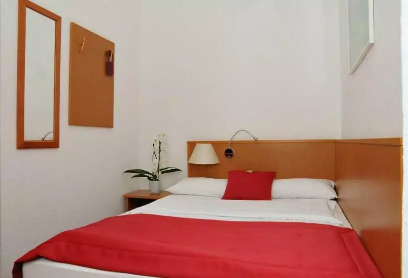 Standard Yhden Hengen Huone, City Hotel Am Wasserturm Halle