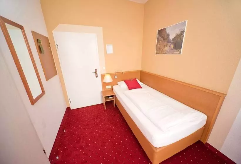 Comfort Yhden Hengen Huone, City Hotel Am Wasserturm Halle