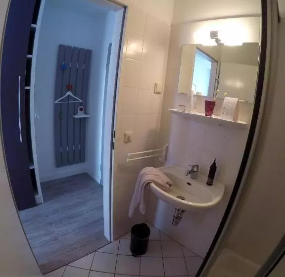 スタンダードシングルルーム, Frühstückshotel Fürstenwerth