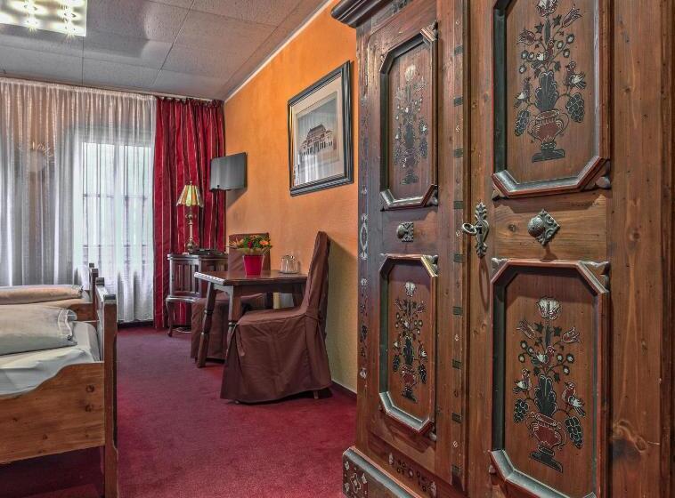 스탠다드 룸, Am Museum Köln