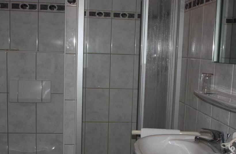 اتاق استاندارد, Am Stadthaus Garni