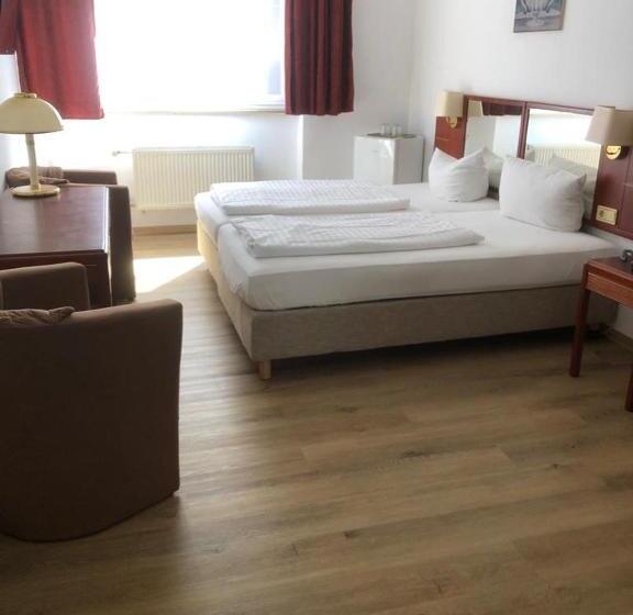 标准三人间, Apollo