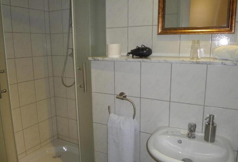 Номер Стандарт Индивидуальный, Bennetts Restaurant Und