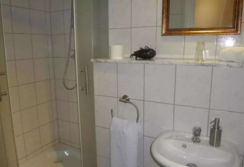 Standard Yhden Hengen Huone, Bennetts Restaurant Und