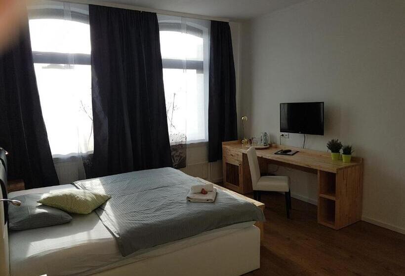 Номер Комфорт, Bennetts Restaurant Und