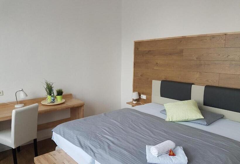 Номер Комфорт, Bennetts Restaurant Und