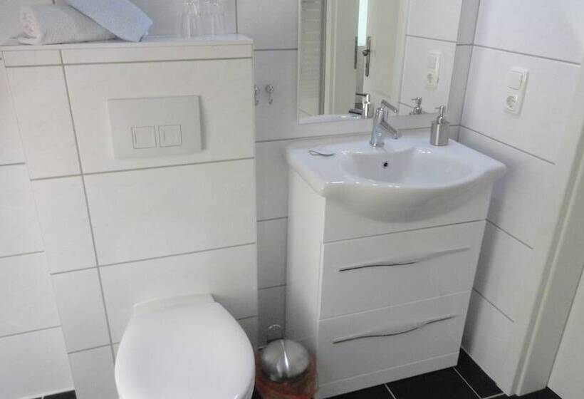 Номер Стандарт Индивидуальный, Bennetts Restaurant Und