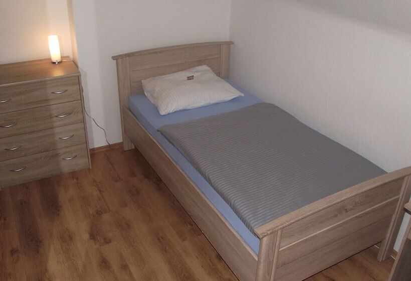 Номер Стандарт Индивидуальный, Bennetts Restaurant Und