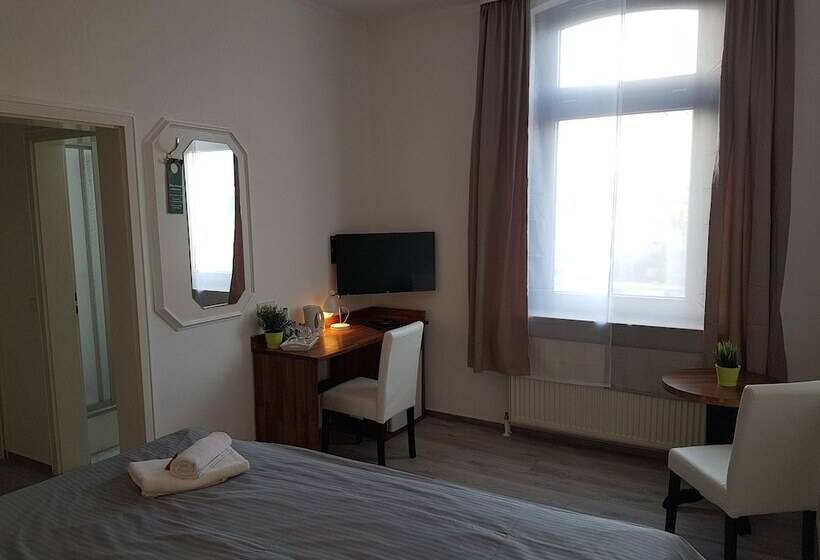 Номер Комфорт, Bennetts Restaurant Und