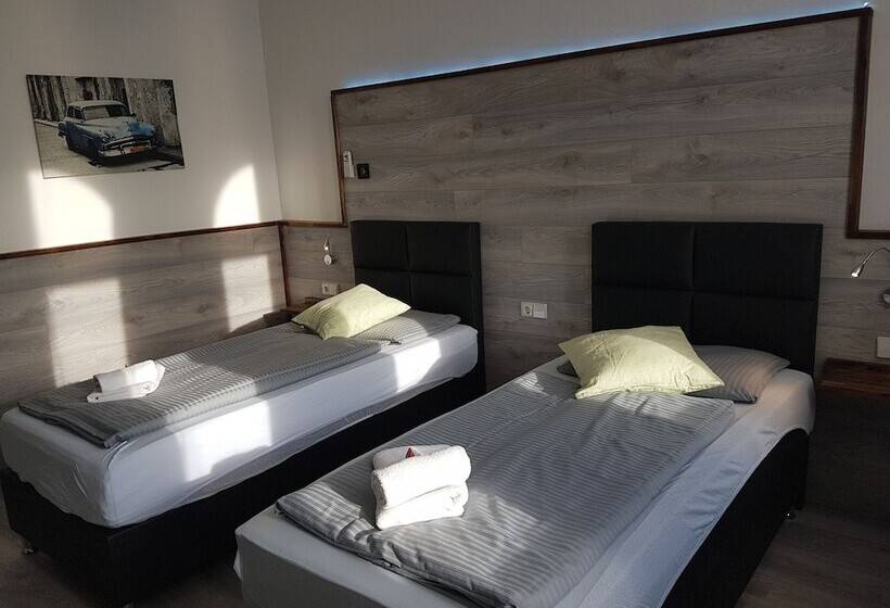 Номер Стандарт, Bennetts Restaurant Und