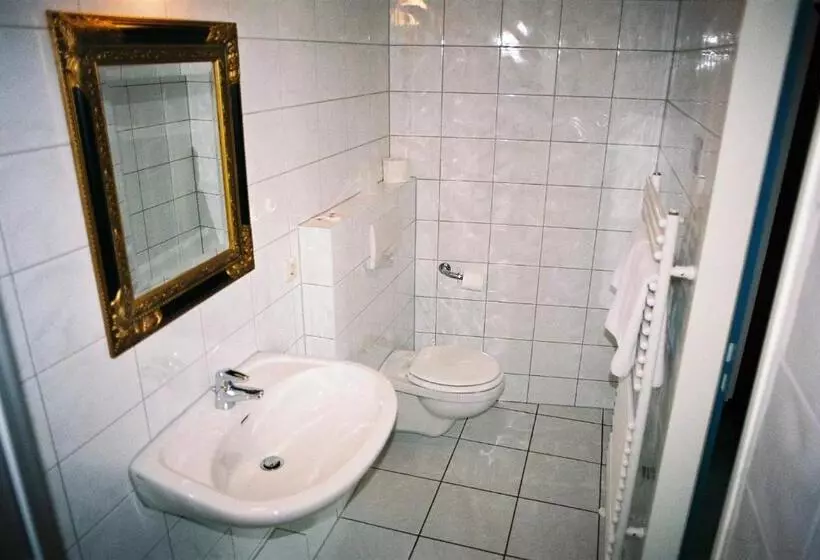 Standard Yhden Hengen Huone, Mahlzeit   Hotel Brauhaus Weyhausen   Keramikstudio