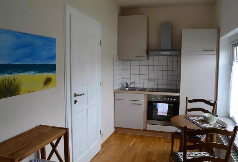 Huoneisto 1 Makuuhuone, Mahlzeit   Hotel Brauhaus Weyhausen   Keramikstudio