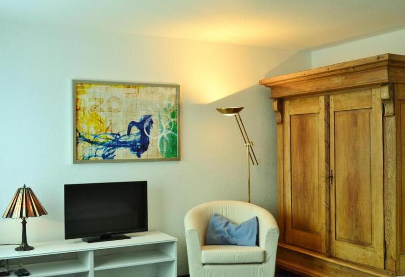 Апартаменты 1 Спальня, Mahlzeit   Hotel Brauhaus Weyhausen   Keramikstudio