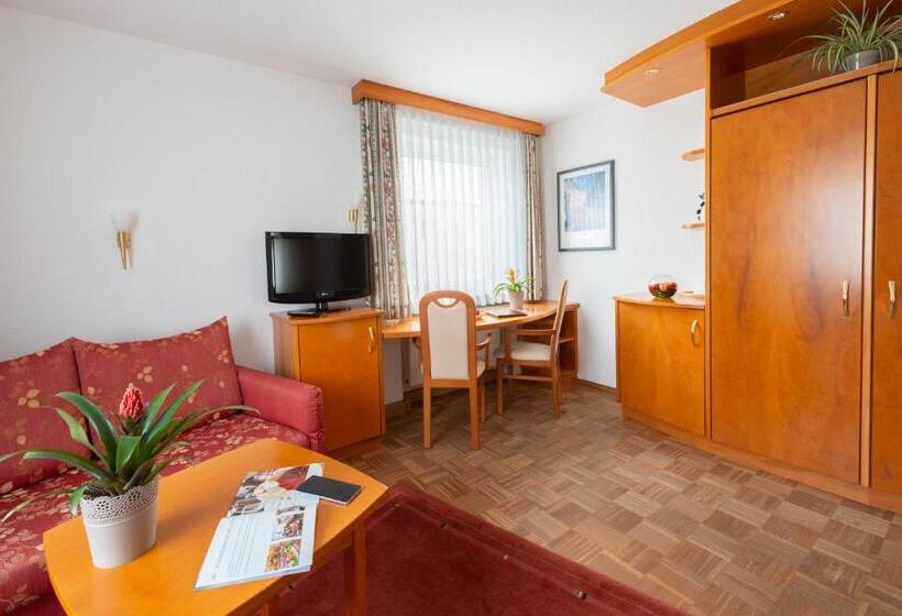 标准单人间, Cebulj