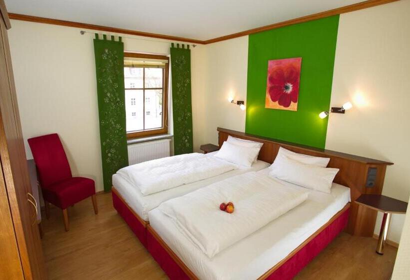 Номер Стандарт, Deutsches Haus