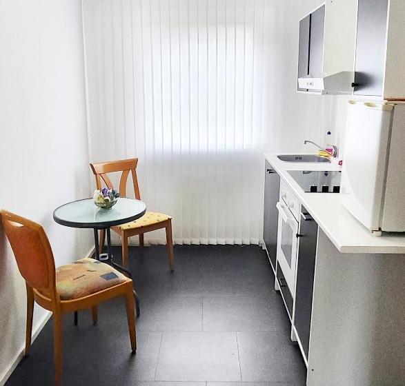 דירת שלושה חדרים, Hellers Twenty Four Ii  24h Check In