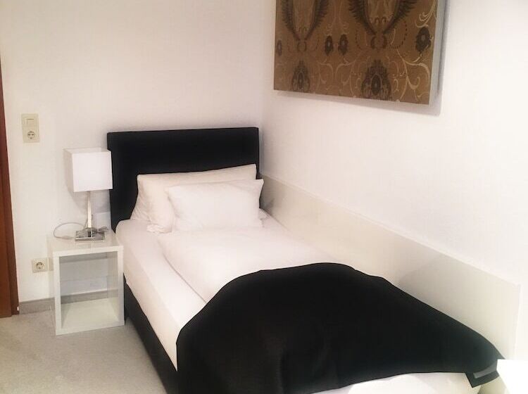 חדר סטנדרט יחיד, Hellers Twenty Four Ii  24h Check In