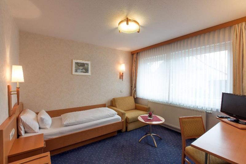 اتاق استاندارد یک نفره, Hellers Twenty Four Ii  24h Check In