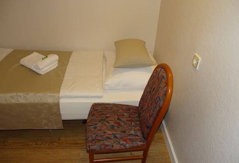 스탠다드 트리플 룸, Kolossos Düsseldorf   Neuss