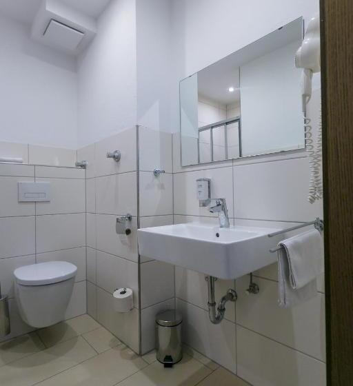 标准单人间, Kehrenkamp