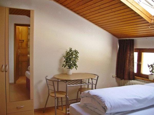 标准间, Schatz'n Hof