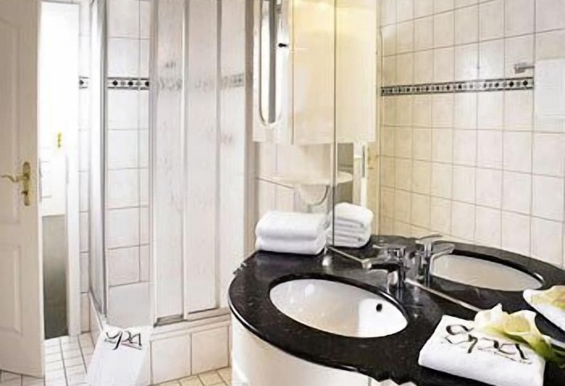 חדר קומפורט לשלושה, Waldecker Hof