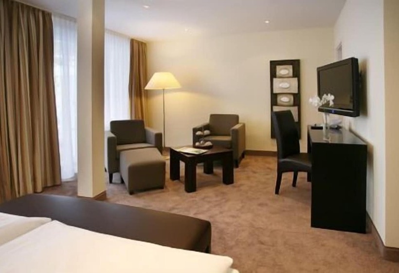 חדר קומפורט לשלושה, Waldecker Hof