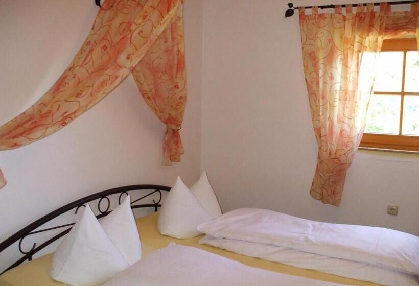 标准间, Berggasthaus Kraxenberger